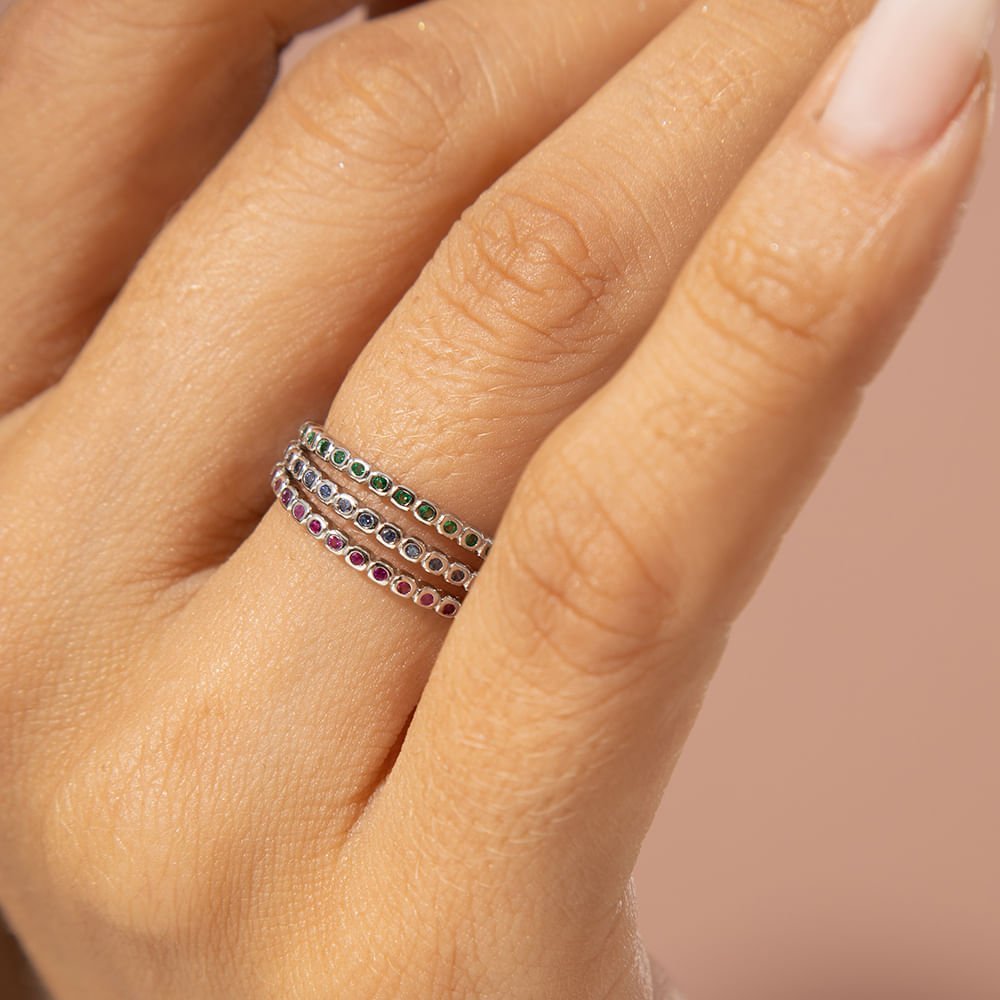 Anel Meia Aliança Fininha Kit com 3 Peças de Cristal Rubi, Cristal Esmeralda e Cristal Safira (Ajustáveis nos tamanhos 12/14/16) - Prata 925